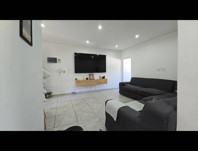 3 BEDROOM SIMPLEX FOR SALE IN MALVERN